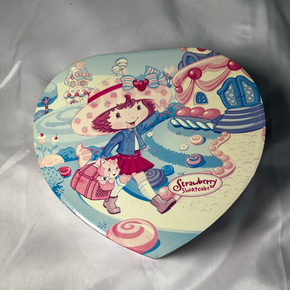 Vintage 2004 Strawberry Shortcake Musical Heart Jewelry‎ Box Works